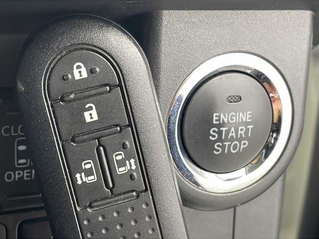 トヨタ ルーミー カスタムG S 群馬県 2018(平30)年 7.3万km パールホワイトⅢ 純正ナビ　バックカメラ　衝突被害軽減ブレーキ　両側電動スライドドア　クルーズコントロール　ビルトインＥＴＣ　ステアリングリモコン　スマートキー　プッシュスタート　ＬＥＤライト　オートライト　禁煙車