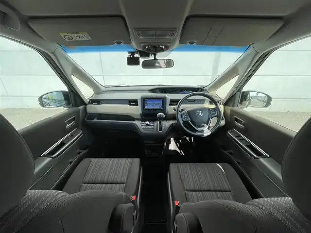 ホンダ フリード G ホンダセンシング 千葉県 2019(平31)年 6.3万km プレミアムスパークルブラックパール ホンダセンシング/・衝突軽減ブレーキ/レーンキープアシスト/・レーダークルーズコントロール/先行車発進お知らせ/・誤発進抑制/標識認識/社外ナビ(CN-E310D)/・ワンセグ/BT/CD/バックカメラ/ステアリングスイッチ/ETC/両側パワースライドドア/LEDヘッドライト/スマートキー/プッシュスタート/純正フロアマット