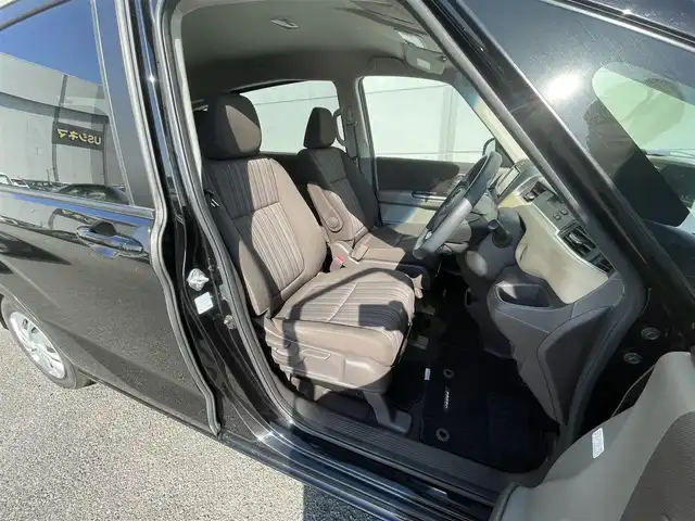 ホンダ フリード G ホンダセンシング 千葉県 2019(平31)年 6.3万km プレミアムスパークルブラックパール ホンダセンシング/・衝突軽減ブレーキ/レーンキープアシスト/・レーダークルーズコントロール/先行車発進お知らせ/・誤発進抑制/標識認識/社外ナビ(CN-E310D)/・ワンセグ/BT/CD/バックカメラ/ステアリングスイッチ/ETC/両側パワースライドドア/LEDヘッドライト/スマートキー/プッシュスタート/純正フロアマット