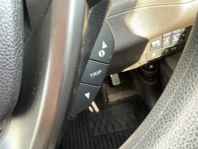 ホンダ フリード G ホンダセンシング 千葉県 2019(平31)年 6.3万km プレミアムスパークルブラックパール ホンダセンシング/・衝突軽減ブレーキ/レーンキープアシスト/・レーダークルーズコントロール/先行車発進お知らせ/・誤発進抑制/標識認識/社外ナビ(CN-E310D)/・ワンセグ/BT/CD/バックカメラ/ステアリングスイッチ/ETC/両側パワースライドドア/LEDヘッドライト/スマートキー/プッシュスタート/純正フロアマット