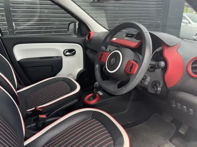 ルノー トゥインゴ ルコックスポルティフ 三重県 2020(令2)年 1.1万km パール Carplay/バックカメラ/純正16インチアルミホイール/シートヒーター/ハーフレザーシート/ETC車載器/Bluetooth接続/AUX/USB/アイドリングストップ/オートライト/クルコン
