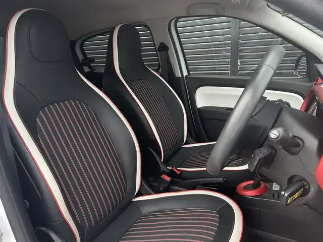 ルノー トゥインゴ ルコックスポルティフ 三重県 2020(令2)年 1.1万km パール Carplay/バックカメラ/純正16インチアルミホイール/シートヒーター/ハーフレザーシート/ETC車載器/Bluetooth接続/AUX/USB/アイドリングストップ/オートライト/クルコン