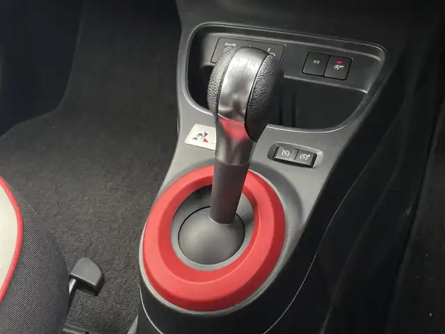ルノー トゥインゴ ルコックスポルティフ 三重県 2020(令2)年 1.1万km パール Carplay/バックカメラ/純正16インチアルミホイール/シートヒーター/ハーフレザーシート/ETC車載器/Bluetooth接続/AUX/USB/アイドリングストップ/オートライト/クルコン