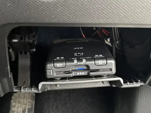 ルノー トゥインゴ ルコックスポルティフ 三重県 2020(令2)年 1.1万km パール Carplay/バックカメラ/純正16インチアルミホイール/シートヒーター/ハーフレザーシート/ETC車載器/Bluetooth接続/AUX/USB/アイドリングストップ/オートライト/クルコン
