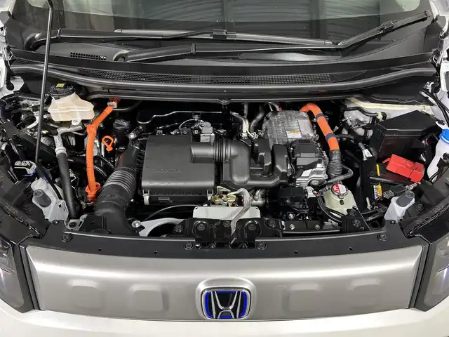 ホンダ フリード ハイブリット e:HEV クロスター 佐賀県 2025(令7)年 0.1千km プラチナホワイトパール 純正９インチナビ/（フルセグTV/AM/FM/Bluetooth）/バックカメラ/衝突被害軽減システム/レーンキープアシスト　/コーナーセンサー/追従型クルーズコントロール/両側パワースライドドア/シートヒーター/純正15インチアルミホイール/ＬＥＤヘッドライト/オートマチックハイビーム/ウォークスルー/スペアキー/盗難防止装置/横滑り防止装置
