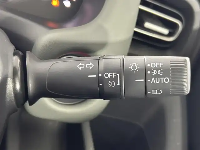 ホンダ フリード ハイブリット e:HEV クロスター 佐賀県 2025(令7)年 0.1千km プラチナホワイトパール 純正９インチナビ/（フルセグTV/AM/FM/Bluetooth）/バックカメラ/衝突被害軽減システム/レーンキープアシスト　/コーナーセンサー/追従型クルーズコントロール/両側パワースライドドア/シートヒーター/純正15インチアルミホイール/ＬＥＤヘッドライト/オートマチックハイビーム/ウォークスルー/スペアキー/盗難防止装置/横滑り防止装置
