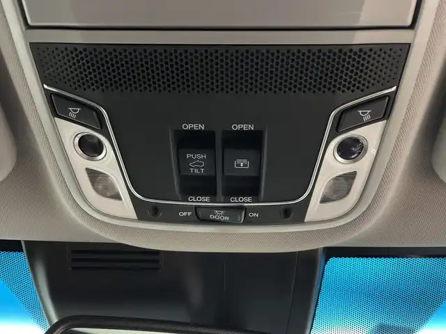 ホンダ ＣＲ－Ｖ ハイブリッド EX・マスターピース 鹿児島県 2019(平31)年 9.4万km ルーセブラックM ワンオーナー/純正SDナビ/(BT/CD/DVD/AM/FM/フルセグTV)/ホンダセンシング/レーダークルーズコントロール/衝突軽減ブレーキ/レーンキープアシスト/ブラインドスポットモニター/パドルシフト/パワーバックドア/前席パワーシート/シートメモリー/バックカメラ/前席シートヒーター/電動パーキングブレーキ/オートホールド/ビルトインETC2.0/前後コーナーセンサー/サンルーフ/純正18インチアルミホイール/純正フロアマット/純正LEDヘッドライト/アイドリングストップ/保証書/取扱説明書