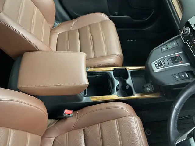 ホンダ ＣＲ－Ｖ ハイブリッド EX・マスターピース 鹿児島県 2019(平31)年 9.4万km ルーセブラックM ワンオーナー/純正SDナビ/(BT/CD/DVD/AM/FM/フルセグTV)/ホンダセンシング/レーダークルーズコントロール/衝突軽減ブレーキ/レーンキープアシスト/ブラインドスポットモニター/パドルシフト/パワーバックドア/前席パワーシート/シートメモリー/バックカメラ/前席シートヒーター/電動パーキングブレーキ/オートホールド/ビルトインETC2.0/前後コーナーセンサー/サンルーフ/純正18インチアルミホイール/純正フロアマット/純正LEDヘッドライト/アイドリングストップ/保証書/取扱説明書