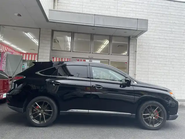 レクサス ＲＸ 450h バージョンL 愛知県 2012(平24)年 11.1万km ブラック ムーンルーフ〈MOP〉/ブラックレザーシート/純正HDDナビゲーションシステム/DVD／Bluetooth／地デジTV/マークレビンソンプレミアムサウンドシステム/リアシートエンターテイメントシステム〈MOP〉/純正フロントエアロバンパー〈MOP〉/クリアランスソナー〈MOP〉/バックカメラ/前席メモリ付パワーシート/前席シートヒーター＆ベンチレーション/ウッドコンビステアリング/純正LEDヘッドライト/クルーズコントロール/ビルトインETC/エンジンスターター＆カードキー有/社外20インチ鍛造AW/〈BRIDGESTONE PRODRIVE〉