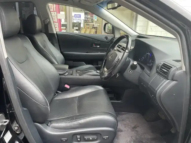 レクサス ＲＸ 450h バージョンL 愛知県 2012(平24)年 11.1万km ブラック ムーンルーフ〈MOP〉/ブラックレザーシート/純正HDDナビゲーションシステム/DVD／Bluetooth／地デジTV/マークレビンソンプレミアムサウンドシステム/リアシートエンターテイメントシステム〈MOP〉/純正フロントエアロバンパー〈MOP〉/クリアランスソナー〈MOP〉/バックカメラ/前席メモリ付パワーシート/前席シートヒーター＆ベンチレーション/ウッドコンビステアリング/純正LEDヘッドライト/クルーズコントロール/ビルトインETC/エンジンスターター＆カードキー有/社外20インチ鍛造AW/〈BRIDGESTONE PRODRIVE〉