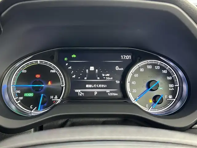 トヨタ ハリアー ハイブリッド Z レザーパッケージ 道央・札幌 2022(令4)年 1.3万km ホワイトパールクリスタルシャイン ・４WD/・調光パノラマルーフ/・JBLプレミアムサウンドシステム/・デジタルインナーミラー（ドラレコ機能付）/・純正12.3インチ大画面HDディスプレイ通信型ナビ/　Miracast/BT/フルセグTV/・バックカメラ/・ビルトインETC2.0（ナビ連動）/・トヨタセーフティセンス/　LTA（センタートレース＆操舵支援＆ふらつき検知有）/　PCS/BSM/RCTA/PKSB/RSA/クリアランスソナー/・アダプティブクルーズコントロール/・横滑り防止装置/・ブレーキホールド/・DRIVE MODE/・EV MODE/・ヘッドアップディスプレイ/・パワーバックドア/・オートマチックハイビーム/・オートライト/・LEDヘッドライト＆フォグ/・レザーシート/・D+N席シートヒーター＆ベンチレーション/・ステアリングヒーター/・ミラーヒーター/・純正１９インチAW/・純正フロアマット/・プッシュスタート/・スマートキー/・スペアキー/・取/保　有