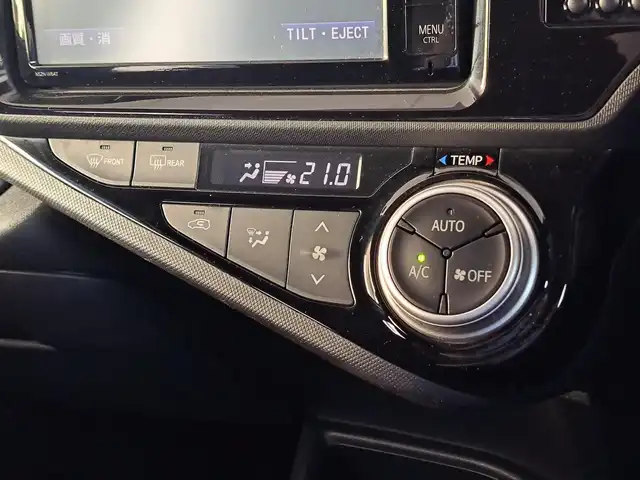 トヨタ アクア S 大阪府 2015(平27)年 2.9万km ライムホワイトパールクリスタルシャイン /禁煙//ワンオーナー//純正SDナビ【NSZN-W64T】//・CD/DVD/SD/フルTV/Bluetooth//バックカメラ//ステアリングスイッチ//ETC//プッシュスタート//スマートキーｘ２//ウィンカーミラー