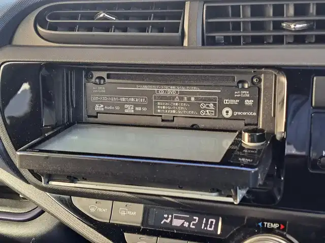 トヨタ アクア S 大阪府 2015(平27)年 2.9万km ライムホワイトパールクリスタルシャイン /禁煙//ワンオーナー//純正SDナビ【NSZN-W64T】//・CD/DVD/SD/フルTV/Bluetooth//バックカメラ//ステアリングスイッチ//ETC//プッシュスタート//スマートキーｘ２//ウィンカーミラー