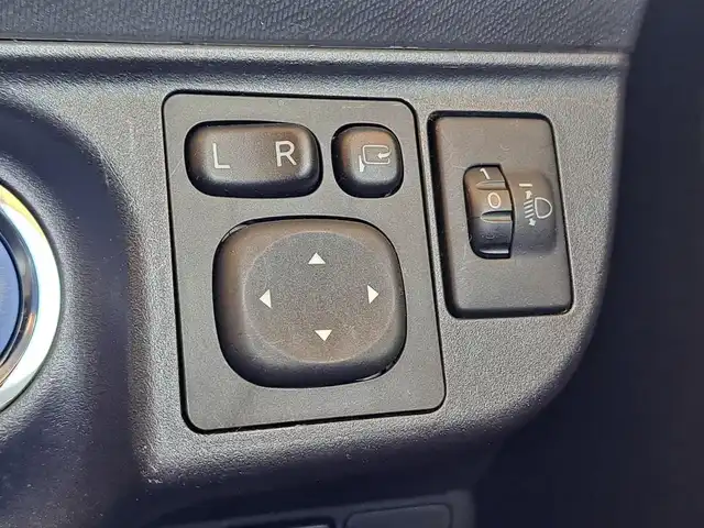 トヨタ アクア S 大阪府 2015(平27)年 2.9万km ライムホワイトパールクリスタルシャイン /禁煙//ワンオーナー//純正SDナビ【NSZN-W64T】//・CD/DVD/SD/フルTV/Bluetooth//バックカメラ//ステアリングスイッチ//ETC//プッシュスタート//スマートキーｘ２//ウィンカーミラー