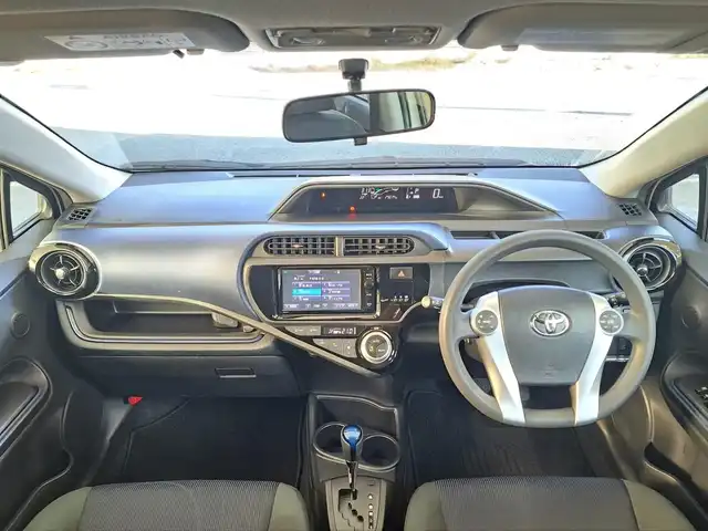 トヨタ アクア S 大阪府 2015(平27)年 2.9万km ライムホワイトパールクリスタルシャイン /禁煙//ワンオーナー//純正SDナビ【NSZN-W64T】//・CD/DVD/SD/フルTV/Bluetooth//バックカメラ//ステアリングスイッチ//ETC//プッシュスタート//スマートキーｘ２//ウィンカーミラー