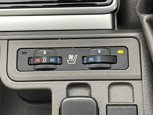 トヨタ ランドクルーザー プラド TX Lパッケージ マットブラED 滋賀県 2022(令4)年 3.3万km ブラック 純正９インチナビ/バックカメラ/サンルーフ/レーダークルーズコントロール/前後ドライブレコーダー/コーナーセンサー/パワーシート/ETC/MTモード付AT/電動格納サードシート/本革シート/シートヒーター/ベンチレーション/ルーフレール/オートライト/オートハイビーム/LEDヘッドライト