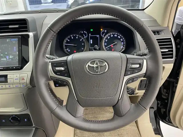 トヨタ ランドクルーザー プラド TX Lパッケージ マットブラED 滋賀県 2022(令4)年 3.3万km ブラック 純正９インチナビ/バックカメラ/サンルーフ/レーダークルーズコントロール/前後ドライブレコーダー/コーナーセンサー/パワーシート/ETC/MTモード付AT/電動格納サードシート/本革シート/シートヒーター/ベンチレーション/ルーフレール/オートライト/オートハイビーム/LEDヘッドライト