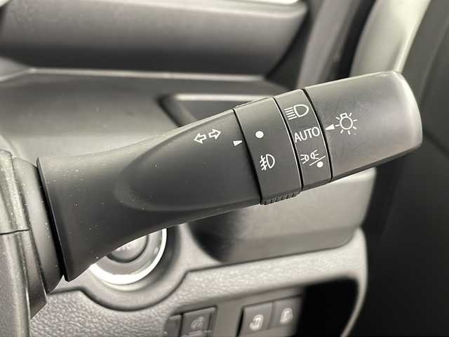 スズキ ソリオ HV MZ 埼玉県 2021(令3)年 1.5万km スターシルバーメタリック 純正8インチナビ/　（AM/FM/iPod/Bluetooth/SD/CD/DVD）/アラウンドビューモニター/フルセグテレビ/ビルトインETC/純正ドライブレコーダー/シートヒーター/ヘッドアップディスプレイ/両側パワースライドドア/衝突被害軽減ブレーキ/クルーズコントロール/レーンアシスト/コーナーセンサー/サーキュレーター/純正フロアマット/純正アルミホイール/LEDヘッドライト/フォグランプ/プッシュスタート