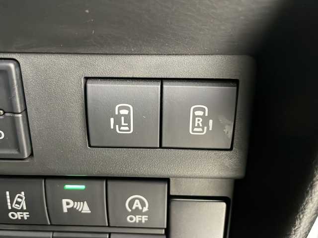 スズキ ソリオ HV MZ 埼玉県 2021(令3)年 1.5万km スターシルバーメタリック 純正8インチナビ/　（AM/FM/iPod/Bluetooth/SD/CD/DVD）/アラウンドビューモニター/フルセグテレビ/ビルトインETC/純正ドライブレコーダー/シートヒーター/ヘッドアップディスプレイ/両側パワースライドドア/衝突被害軽減ブレーキ/クルーズコントロール/レーンアシスト/コーナーセンサー/サーキュレーター/純正フロアマット/純正アルミホイール/LEDヘッドライト/フォグランプ/プッシュスタート