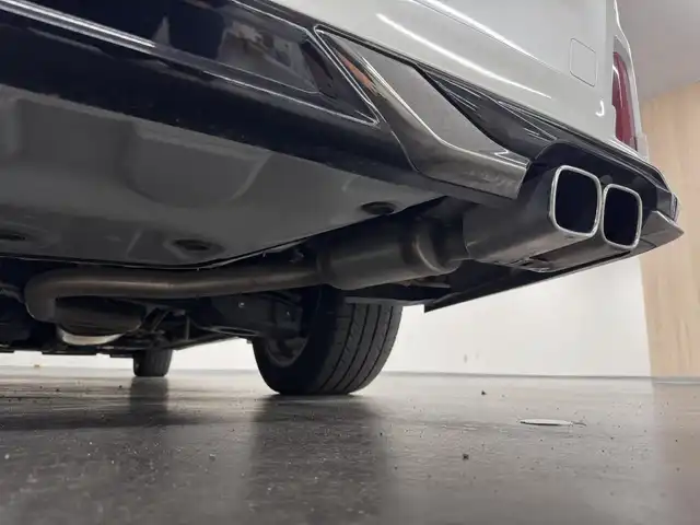 トヨタ アルファード S タイプゴールド 三重県 2020(令2)年 3.6万km ホワイトパールクリスタルシャイン ガソリン/FF/MTモード付インパネCVT/純正 9インチディスプレイオーディオ（ナビ搭載）/（AM/FM/CD・DVD*/USB/iPod/Bluetooth/TV*/Miracast/AppleCarPlay/AndroidAuto）*…OP/12.1インチ 後席モニター V12T-R68C/モデリスタエアロ/・フロントバンパースポイラー、リヤスカート、ヘッドライトガーニッシュ、モデリスタスポーツマフラー/バックガイドモニター/両側パワースライドドア/ドライブレコーダー 前後/ETC/Toyota Safety Sense/●プリクラッシュセーフティ/●レーントレーシングアシスト/●レーダークルコン/●ロードサインアシスト/●アダプティブハイビームシステム/・先行車発進告知機能/・クリアランスソナー/・パーキングサポートブレーキ（前後静止物）/・など/装備/3眼LEDヘッドランプ（専用加飾）/・ハーフレザーシート/・左右＆後席独立オートエアコン/・パワーバックドア/・オットマンシート（2nd）/・AC100Vコンセント（100W）/・ステアリングスイッチ/・電子パーキングブレーキ＆ブレーキホールド/・オートライト/・純正18inAW/・保/取/ナビ取/・スマートキーx1/など