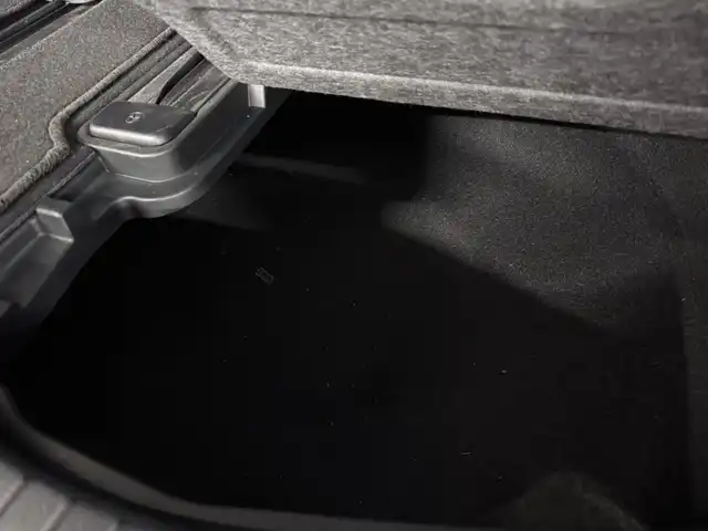 トヨタ アルファード S タイプゴールド 三重県 2020(令2)年 3.6万km ホワイトパールクリスタルシャイン ガソリン/FF/MTモード付インパネCVT/純正 9インチディスプレイオーディオ（ナビ搭載）/（AM/FM/CD・DVD*/USB/iPod/Bluetooth/TV*/Miracast/AppleCarPlay/AndroidAuto）*…OP/12.1インチ 後席モニター V12T-R68C/モデリスタエアロ/・フロントバンパースポイラー、リヤスカート、ヘッドライトガーニッシュ、モデリスタスポーツマフラー/バックガイドモニター/両側パワースライドドア/ドライブレコーダー 前後/ETC/Toyota Safety Sense/●プリクラッシュセーフティ/●レーントレーシングアシスト/●レーダークルコン/●ロードサインアシスト/●アダプティブハイビームシステム/・先行車発進告知機能/・クリアランスソナー/・パーキングサポートブレーキ（前後静止物）/・など/装備/3眼LEDヘッドランプ（専用加飾）/・ハーフレザーシート/・左右＆後席独立オートエアコン/・パワーバックドア/・オットマンシート（2nd）/・AC100Vコンセント（100W）/・ステアリングスイッチ/・電子パーキングブレーキ＆ブレーキホールド/・オートライト/・純正18inAW/・保/取/ナビ取/・スマートキーx1/など