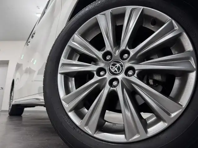 トヨタ アルファード S タイプゴールド 三重県 2020(令2)年 3.6万km ホワイトパールクリスタルシャイン ガソリン/FF/MTモード付インパネCVT/純正 9インチディスプレイオーディオ（ナビ搭載）/（AM/FM/CD・DVD*/USB/iPod/Bluetooth/TV*/Miracast/AppleCarPlay/AndroidAuto）*…OP/12.1インチ 後席モニター V12T-R68C/モデリスタエアロ/・フロントバンパースポイラー、リヤスカート、ヘッドライトガーニッシュ、モデリスタスポーツマフラー/バックガイドモニター/両側パワースライドドア/ドライブレコーダー 前後/ETC/Toyota Safety Sense/●プリクラッシュセーフティ/●レーントレーシングアシスト/●レーダークルコン/●ロードサインアシスト/●アダプティブハイビームシステム/・先行車発進告知機能/・クリアランスソナー/・パーキングサポートブレーキ（前後静止物）/・など/装備/3眼LEDヘッドランプ（専用加飾）/・ハーフレザーシート/・左右＆後席独立オートエアコン/・パワーバックドア/・オットマンシート（2nd）/・AC100Vコンセント（100W）/・ステアリングスイッチ/・電子パーキングブレーキ＆ブレーキホールド/・オートライト/・純正18inAW/・保/取/ナビ取/・スマートキーx1/など