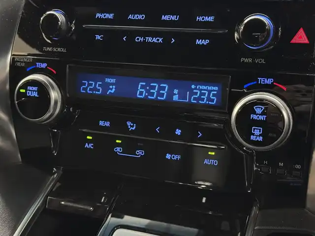 トヨタ アルファード S タイプゴールド 三重県 2020(令2)年 3.6万km ホワイトパールクリスタルシャイン ガソリン/FF/MTモード付インパネCVT/純正 9インチディスプレイオーディオ（ナビ搭載）/（AM/FM/CD・DVD*/USB/iPod/Bluetooth/TV*/Miracast/AppleCarPlay/AndroidAuto）*…OP/12.1インチ 後席モニター V12T-R68C/モデリスタエアロ/・フロントバンパースポイラー、リヤスカート、ヘッドライトガーニッシュ、モデリスタスポーツマフラー/バックガイドモニター/両側パワースライドドア/ドライブレコーダー 前後/ETC/Toyota Safety Sense/●プリクラッシュセーフティ/●レーントレーシングアシスト/●レーダークルコン/●ロードサインアシスト/●アダプティブハイビームシステム/・先行車発進告知機能/・クリアランスソナー/・パーキングサポートブレーキ（前後静止物）/・など/装備/3眼LEDヘッドランプ（専用加飾）/・ハーフレザーシート/・左右＆後席独立オートエアコン/・パワーバックドア/・オットマンシート（2nd）/・AC100Vコンセント（100W）/・ステアリングスイッチ/・電子パーキングブレーキ＆ブレーキホールド/・オートライト/・純正18inAW/・保/取/ナビ取/・スマートキーx1/など