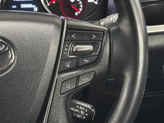 トヨタ アルファード S タイプゴールド 三重県 2020(令2)年 3.6万km ホワイトパールクリスタルシャイン ガソリン/FF/MTモード付インパネCVT/純正 9インチディスプレイオーディオ（ナビ搭載）/（AM/FM/CD・DVD*/USB/iPod/Bluetooth/TV*/Miracast/AppleCarPlay/AndroidAuto）*…OP/12.1インチ 後席モニター V12T-R68C/モデリスタエアロ/・フロントバンパースポイラー、リヤスカート、ヘッドライトガーニッシュ、モデリスタスポーツマフラー/バックガイドモニター/両側パワースライドドア/ドライブレコーダー 前後/ETC/Toyota Safety Sense/●プリクラッシュセーフティ/●レーントレーシングアシスト/●レーダークルコン/●ロードサインアシスト/●アダプティブハイビームシステム/・先行車発進告知機能/・クリアランスソナー/・パーキングサポートブレーキ（前後静止物）/・など/装備/3眼LEDヘッドランプ（専用加飾）/・ハーフレザーシート/・左右＆後席独立オートエアコン/・パワーバックドア/・オットマンシート（2nd）/・AC100Vコンセント（100W）/・ステアリングスイッチ/・電子パーキングブレーキ＆ブレーキホールド/・オートライト/・純正18inAW/・保/取/ナビ取/・スマートキーx1/など