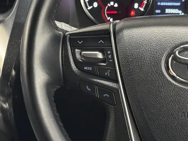 トヨタ アルファード S タイプゴールド 三重県 2020(令2)年 3.6万km ホワイトパールクリスタルシャイン ガソリン/FF/MTモード付インパネCVT/純正 9インチディスプレイオーディオ（ナビ搭載）/（AM/FM/CD・DVD*/USB/iPod/Bluetooth/TV*/Miracast/AppleCarPlay/AndroidAuto）*…OP/12.1インチ 後席モニター V12T-R68C/モデリスタエアロ/・フロントバンパースポイラー、リヤスカート、ヘッドライトガーニッシュ、モデリスタスポーツマフラー/バックガイドモニター/両側パワースライドドア/ドライブレコーダー 前後/ETC/Toyota Safety Sense/●プリクラッシュセーフティ/●レーントレーシングアシスト/●レーダークルコン/●ロードサインアシスト/●アダプティブハイビームシステム/・先行車発進告知機能/・クリアランスソナー/・パーキングサポートブレーキ（前後静止物）/・など/装備/3眼LEDヘッドランプ（専用加飾）/・ハーフレザーシート/・左右＆後席独立オートエアコン/・パワーバックドア/・オットマンシート（2nd）/・AC100Vコンセント（100W）/・ステアリングスイッチ/・電子パーキングブレーキ＆ブレーキホールド/・オートライト/・純正18inAW/・保/取/ナビ取/・スマートキーx1/など