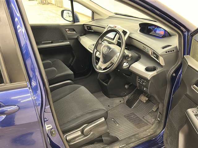 ホンダ フリード ハイブリット ジャストセレクション 道央・札幌 2013(平25)年 6.9万km コバルトブルーパール メモリナビ//ワンセグテレビ//バックカメラ//クルーズコントロール//ドアバイザー//両側パワースライドドア//オートライト//パワーウィンドウ