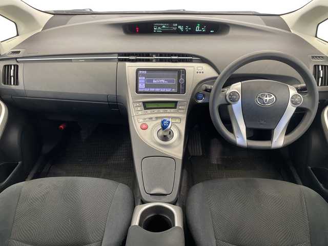 トヨタ プリウス S 栃木県 2015(平27)年 7.4万km ホワイトパールクリスタルシャイン 純正SDナビ/（CD/DVD/フルセグTV/Bluetooth/SD）/バックカメラ/ビルトインETC/前方ドライブレコーダー/禁煙車/オートライト/HIDヘッドライト/横滑り防止装置/スマートキー/プッシュスタート/ステアリングスイッチ/ウィンカーミラー/純正フロアマット