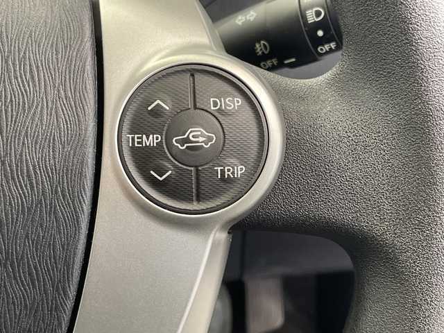 トヨタ プリウス S 栃木県 2015(平27)年 7.4万km ホワイトパールクリスタルシャイン 純正SDナビ/（CD/DVD/フルセグTV/Bluetooth/SD）/バックカメラ/ビルトインETC/前方ドライブレコーダー/禁煙車/オートライト/HIDヘッドライト/横滑り防止装置/スマートキー/プッシュスタート/ステアリングスイッチ/ウィンカーミラー/純正フロアマット