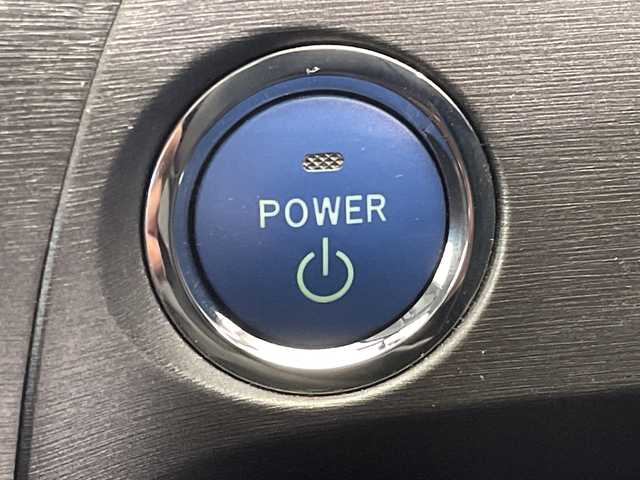 トヨタ プリウス S 栃木県 2015(平27)年 7.4万km ホワイトパールクリスタルシャイン 純正SDナビ/（CD/DVD/フルセグTV/Bluetooth/SD）/バックカメラ/ビルトインETC/前方ドライブレコーダー/禁煙車/オートライト/HIDヘッドライト/横滑り防止装置/スマートキー/プッシュスタート/ステアリングスイッチ/ウィンカーミラー/純正フロアマット