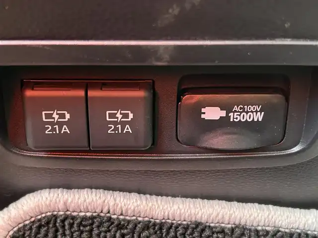 トヨタ カローラツーリング ハイブリッド ダブルバイビー 愛媛県 2020(令2)年 1.5万km ホワイトパールクリスタルシャイン 純正9型ディスプレイオーディオ/バックカメラ/前後ドライブレコーダー/トヨタセーフティセンス/レーダークルーズコントロール/ブラインドスポットモニター/クリアランスソナー/100V/1500Wコンセント/ハーフレザー/シートヒーター/ワイヤレス充電/電格ミラー/ヒートミラー/ステアリングリモコン/ステアリングヒーター/純正ドアバイザー/電動パーキングブレーキ/AutoHold機能/MODELLISTAスカッフプレート/現状サマー(純正AW)(215/45/R17)/YOKOHAMA ADVANdB V552/禁煙車