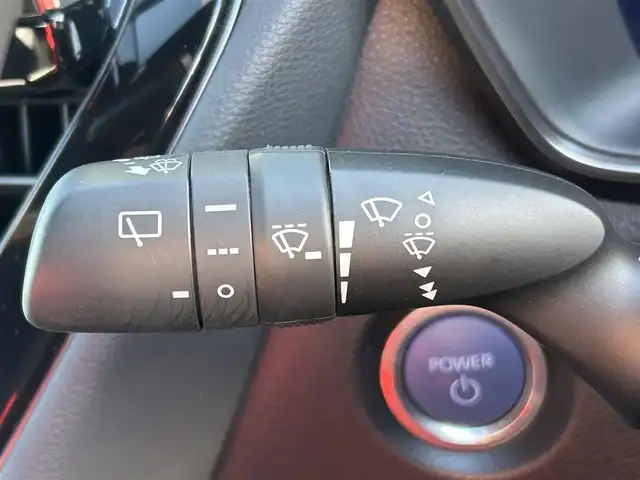 トヨタ カローラツーリング ハイブリッド ダブルバイビー 愛媛県 2020(令2)年 1.5万km ホワイトパールクリスタルシャイン 純正9型ディスプレイオーディオ/バックカメラ/前後ドライブレコーダー/トヨタセーフティセンス/レーダークルーズコントロール/ブラインドスポットモニター/クリアランスソナー/100V/1500Wコンセント/ハーフレザー/シートヒーター/ワイヤレス充電/電格ミラー/ヒートミラー/ステアリングリモコン/ステアリングヒーター/純正ドアバイザー/電動パーキングブレーキ/AutoHold機能/MODELLISTAスカッフプレート/現状サマー(純正AW)(215/45/R17)/YOKOHAMA ADVANdB V552/禁煙車