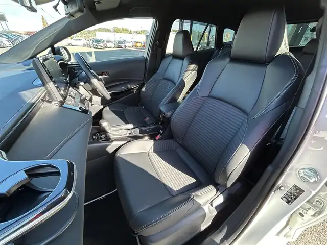 トヨタ カローラツーリング ハイブリッド ダブルバイビー 愛媛県 2020(令2)年 1.5万km ホワイトパールクリスタルシャイン 純正9型ディスプレイオーディオ/バックカメラ/前後ドライブレコーダー/トヨタセーフティセンス/レーダークルーズコントロール/ブラインドスポットモニター/クリアランスソナー/100V/1500Wコンセント/ハーフレザー/シートヒーター/ワイヤレス充電/電格ミラー/ヒートミラー/ステアリングリモコン/ステアリングヒーター/純正ドアバイザー/電動パーキングブレーキ/AutoHold機能/MODELLISTAスカッフプレート/現状サマー(純正AW)(215/45/R17)/YOKOHAMA ADVANdB V552/禁煙車