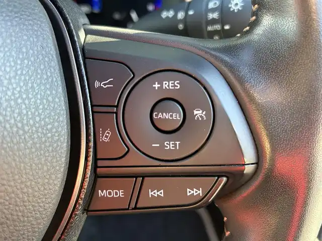 トヨタ カローラツーリング ハイブリッド ダブルバイビー 愛媛県 2020(令2)年 1.5万km ホワイトパールクリスタルシャイン 純正9型ディスプレイオーディオ/バックカメラ/前後ドライブレコーダー/トヨタセーフティセンス/レーダークルーズコントロール/ブラインドスポットモニター/クリアランスソナー/100V/1500Wコンセント/ハーフレザー/シートヒーター/ワイヤレス充電/電格ミラー/ヒートミラー/ステアリングリモコン/ステアリングヒーター/純正ドアバイザー/電動パーキングブレーキ/AutoHold機能/MODELLISTAスカッフプレート/現状サマー(純正AW)(215/45/R17)/YOKOHAMA ADVANdB V552/禁煙車