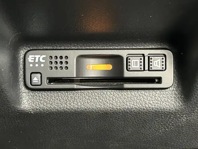 ホンダ シャトル ハイブリッド X ホンダセンシング 千葉県 2019(平31)年 5.4万km ミッドナイトブルービームM 禁煙　/純正７型ナビ（VXM-195VFi）/AM＆FM＆Bluetooth＆フルセグTV＆CD＆DVD/前席シートヒーター　/ビルトインＥＴＣ　/ホンダセンシング/レーダークルーズコントロール/レーンキープアシスト　/バックカメラ　/電動格納サイドミラー　/パドルシフト　/ＬＥＤヘッドライト（オートライト付き）/フォグランプ/12Vシガーソケット/アイドリングストップ/ウィンカーミラー/ドアバイザー/プッシュスタート/フロアマット/ハーフレザーシート/ISOFIX