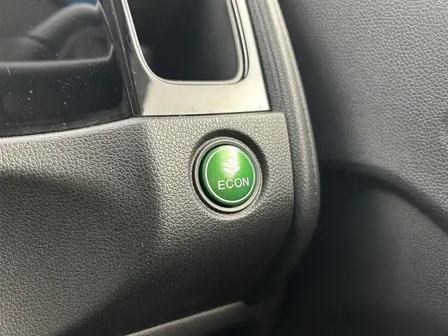 ホンダ シャトル ハイブリッド X ホンダセンシング 千葉県 2019(平31)年 5.4万km ミッドナイトブルービームM 禁煙　/純正７型ナビ（VXM-195VFi）/AM＆FM＆Bluetooth＆フルセグTV＆CD＆DVD/前席シートヒーター　/ビルトインＥＴＣ　/ホンダセンシング/レーダークルーズコントロール/レーンキープアシスト　/バックカメラ　/電動格納サイドミラー　/パドルシフト　/ＬＥＤヘッドライト（オートライト付き）/フォグランプ/12Vシガーソケット/アイドリングストップ/ウィンカーミラー/ドアバイザー/プッシュスタート/フロアマット/ハーフレザーシート/ISOFIX