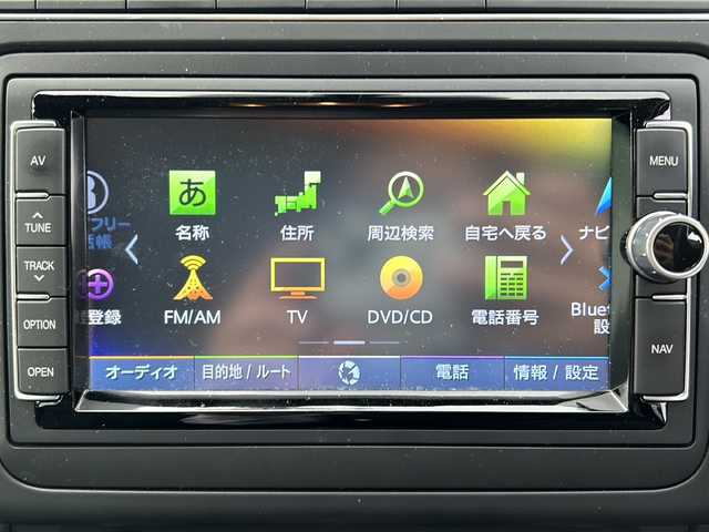 フォルクスワーゲン ポロ TSIコンフォートライン 徳島県 2017(平29)年 4.3万km 白 純正SDナビ/（BT/フルセグ/USB）/バックカメラ/純正フロアマット/純正18インチAW/ドライブレコーダー/ETC/LEDヘッドライト/ダブルエアバック/スマートキー/ドライブレコーダー/オートライト/盗難防止装置/アイドリングストップ