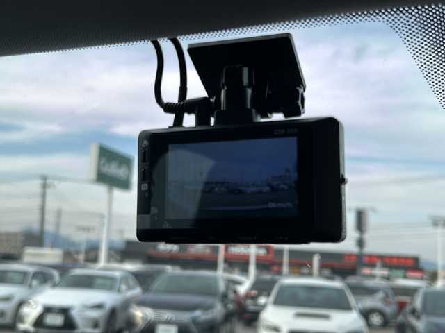 フォルクスワーゲン ポロ TSIコンフォートライン 徳島県 2017(平29)年 4.3万km 白 純正SDナビ/（BT/フルセグ/USB）/バックカメラ/純正フロアマット/純正18インチAW/ドライブレコーダー/ETC/LEDヘッドライト/ダブルエアバック/スマートキー/ドライブレコーダー/オートライト/盗難防止装置/アイドリングストップ