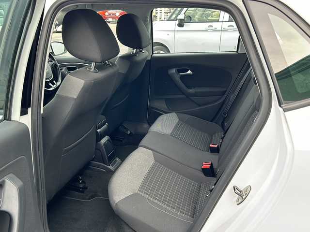 フォルクスワーゲン ポロ TSIコンフォートライン 徳島県 2017(平29)年 4.3万km 白 純正SDナビ/（BT/フルセグ/USB）/バックカメラ/純正フロアマット/純正18インチAW/ドライブレコーダー/ETC/LEDヘッドライト/ダブルエアバック/スマートキー/ドライブレコーダー/オートライト/盗難防止装置/アイドリングストップ