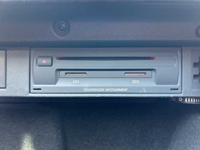 フォルクスワーゲン ゴルフ ヴァリアント ディナウディオED 愛知県 2018(平30)年 8万km インジウムグレーメタリッ ・禁煙車/・純正ナビ/フルセグTV/・ディナウディオサウンド/・バックカメラ/・ビルトインETC/・ジュークボックス/・Bluetooth/・フロントアシスト/・リアトラフィックアラート/・ブラインドスポット/・レーンアシスト/・ACC/・電子パーキング/・ブレーキホールド/・茶色ハーフレザーシート/・前席シートヒーター/・ステアスイッチ/・純正１７インチアルミ/・LEDオートライト/・ルーフレール/・パドルシフト/・電動格納ミラーウインカー/・アイドリングストップ/・ドアバイザー/・純正フロアマット/・新車保証書/・取扱説明書/・スペアキー