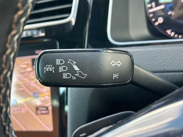 フォルクスワーゲン ゴルフ ヴァリアント ディナウディオED 愛知県 2018(平30)年 8万km インジウムグレーメタリッ ・禁煙車/・純正ナビ/フルセグTV/・ディナウディオサウンド/・バックカメラ/・ビルトインETC/・ジュークボックス/・Bluetooth/・フロントアシスト/・リアトラフィックアラート/・ブラインドスポット/・レーンアシスト/・ACC/・電子パーキング/・ブレーキホールド/・茶色ハーフレザーシート/・前席シートヒーター/・ステアスイッチ/・純正１７インチアルミ/・LEDオートライト/・ルーフレール/・パドルシフト/・電動格納ミラーウインカー/・アイドリングストップ/・ドアバイザー/・純正フロアマット/・新車保証書/・取扱説明書/・スペアキー