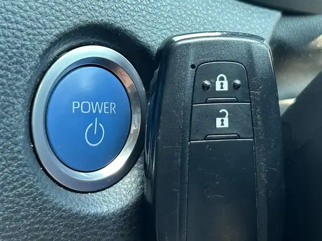 トヨタ カローラツーリング ハイブリッド ダブルバイビー 静岡県 2022(令4)年 0.8万km プラチナホワイトパールマイカ モデリスタフルエアロ/純正９型ディスプレイ/ナビ/フルセグＴＶ/バックカメラ/ＥＴＣ２．０/純正ドラレコ/ＲＣＴＡ/ＢＳＭ/シートヒーター/ハーフレザー/ＬＥＤヘッドライト/フォグライト/純正１７ＡＷ