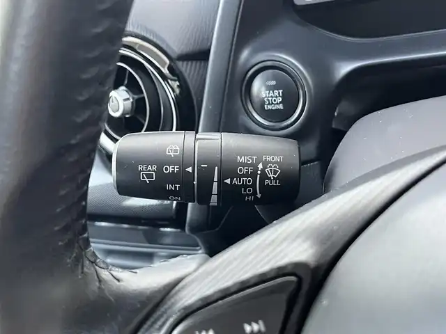 マツダ デミオ 13S 高知県 2014(平26)年 7.3万km ソウルレッドプレミアムメタリック 純正ナビ/　Bluetooth/フルセグ/　CD/DVD/AM/FM/ドライブレコーダー/ETC/プッシュスタート/スマートキー/スペアキー/MTモード付AT/純正15インチアルミホイール/純正フロアマット/LEDヘッドライト/衝突被害軽減システム/オートライト/アイドリングストップ/盗難防止装置