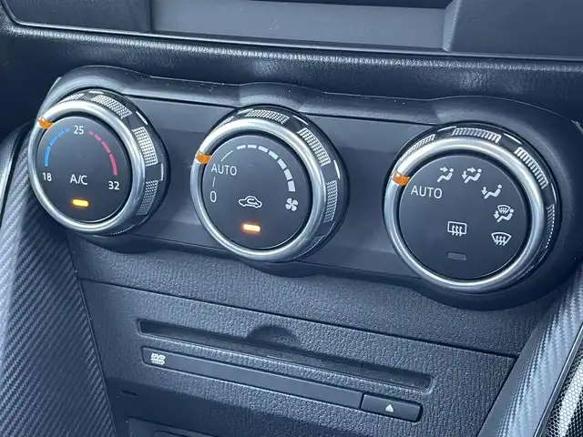 マツダ デミオ 13S 島根県 2014(平26)年 7.3万km ソウルレッドプレミアムメタリック 純正ナビ/CD/DVD/DTV/Bluetooth/ドライブレコーダー/ETC/プッシュスタート/スマートキー/スペアキー/MTモード付AT/純正15インチアルミホイール/純正フロアマット/LEDヘッドライト/衝突被害軽減システム/オートライト/アイドリングストップ/盗難防止装置