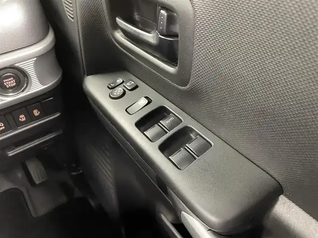 スズキ スペーシア ギア HYBRID XZ 大分県 2021(令3)年 6.7万km ブルーイッシュブラックパール3 デュアルセンサーブレーキサポート/レーンキープアシスト/アイドリングストップ/プッシュスタート/スマートキー/両側パワースライドドア/前席シートヒーター/オートライト/LEDヘッドライト/リアサーキュレーター/リアドアサンシェード/シートバックテーブル/純正フロアマット/保証書・取扱説明書