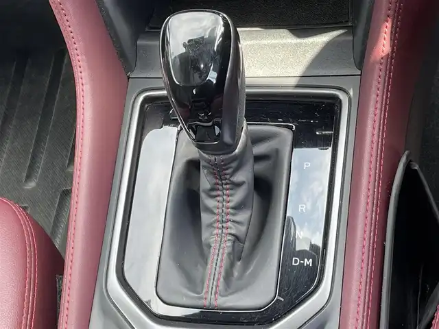 スバル フォレスター STIスポーツ 岩手県 2022(令4)年 3.8万km クリスタルホワイトP 4WD/純正ナビ/前方ドライブレコーダー/アイサイト/・プリクラッシュブレーキ/・リバースオートマチックブレーキ/・先行車発進告知/・青信号お知らせ/・レーンキープ/バックカメラ/フロントカメラ/サイドカメラ/レーダークルーズコントロール/パワーシート/シートメモリー/シートヒーター/ビルトインETC/ステアリングスイッチ/ステアリングヒーター/パドルシフト/フルセグTV/Bluetooth/CD、DVD/社外マフラー/純正マフラーあり/LEDヘッドライト/フォグランプ/オートライト/純正18インチアルミホイール/純正フロアマット