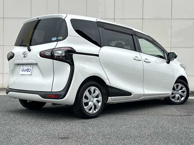 トヨタ シエンタ G 埼玉県 2016(平28)年 9.3万km ホワイトパールクリスタルシャイン (株)IDOMが運営する【じしゃロン熊谷店】の自社ローン専用車両になりますこちらは現金またはオートローンご利用時の価格です。自社ローンご希望の方は別途その旨お申付け下さい/純正ナビ　NSZT-W64/　CD/DVD/DTV/Bluetooth/両側パワースライドドア/前方ドライブレコーダー　DRT-H64A/バックカメラ/ビルトインETC/Toyota Safety Sense C/・プリクラッシュセーフティシステム/・車線逸脱警報/・オートマチックハイビーム/・先行車発信告知機能/アイドリングストップ/純正フロアマット/スマートキー